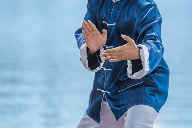 Tai Chi sentado para aliviar el dolor en personas con trastorno de la médula espinal