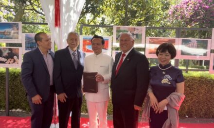 Recepción del embajador Zhang Run en México.
